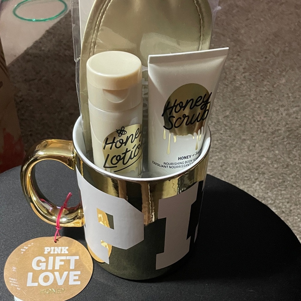 Victoria's Secret Pink Gold Mug  3 piece gift set NWT